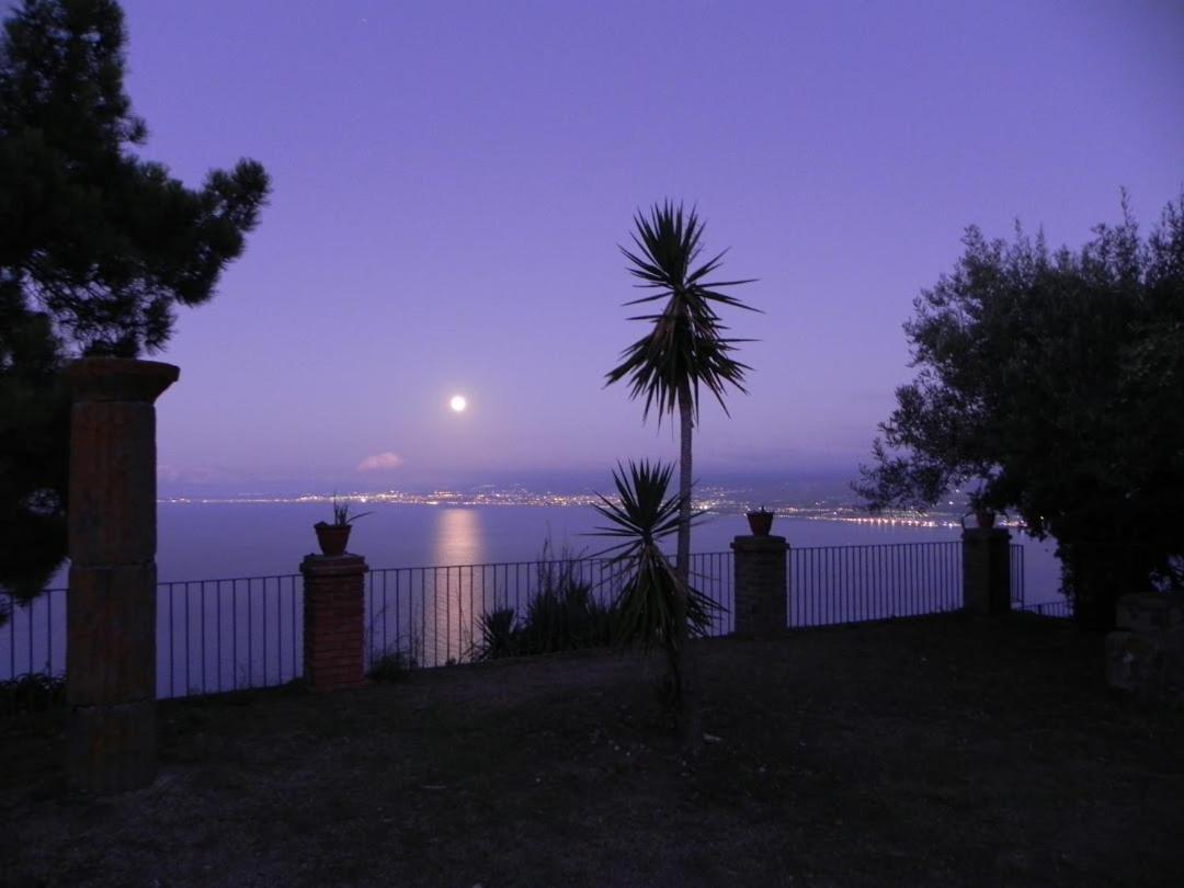 A Casa Di Peppino Villa Greco Tindari Exterior foto