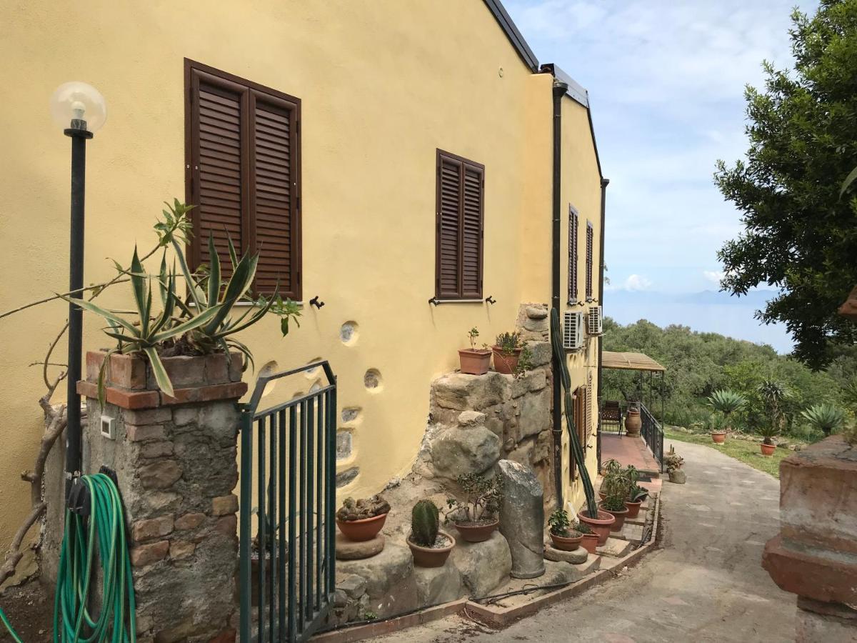 A Casa Di Peppino Villa Greco Tindari Exterior foto
