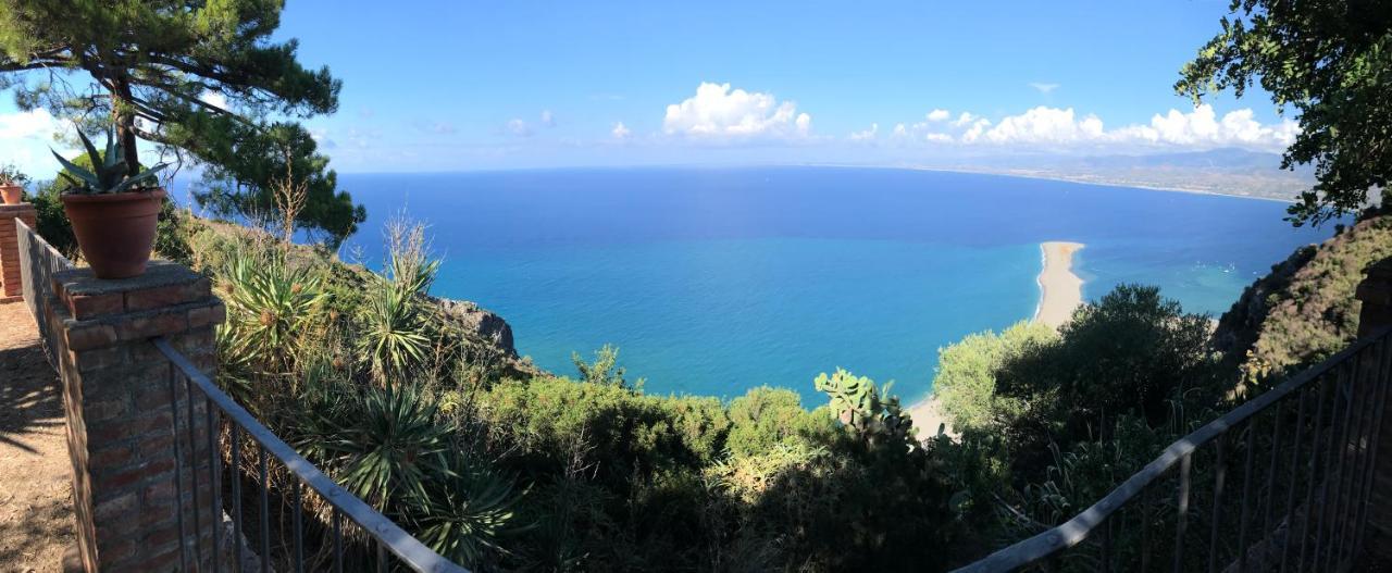 A Casa Di Peppino Villa Greco Tindari Exterior foto